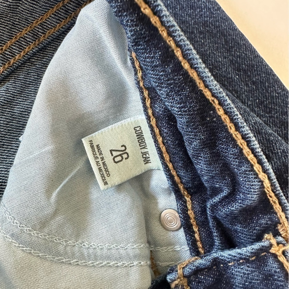 Urban Outfitters BDG Women’s 26 Cowboy Distressed Relaxed Jeans - Picture 5 of 6